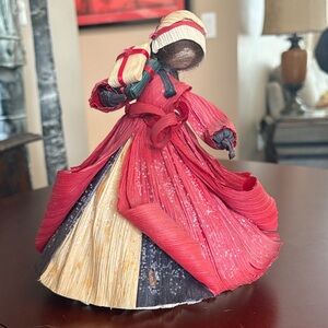 Nan’s Dolls Handcrafted Red and Gold Corn Husk Doll 1991 Vintage Collectible
